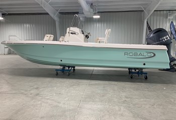 2024 Robalo 226 Cayman Seafoam Boat